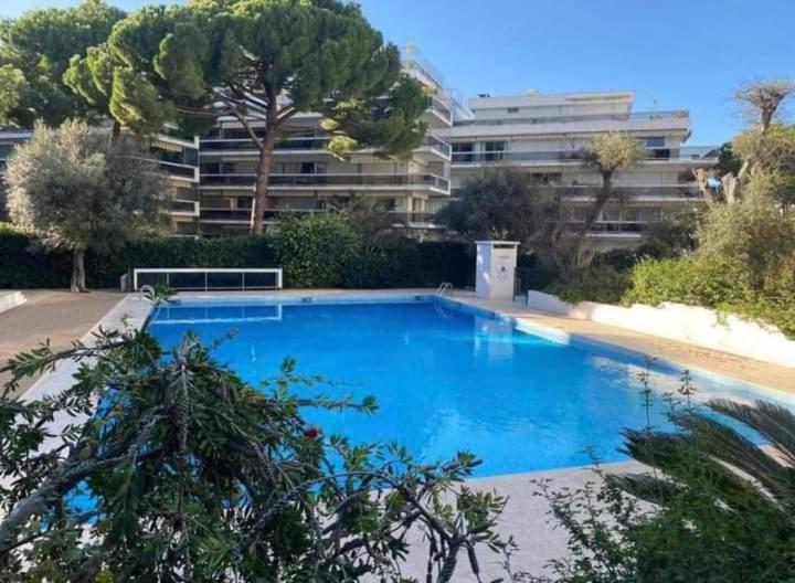 Juan Les Pins Tanit Studio Climatise Vue Sur Mer Piscine Antibes Dış mekan fotoğraf
