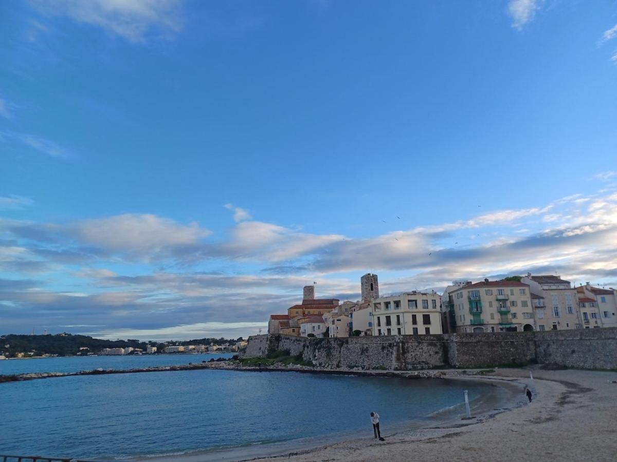 Juan Les Pins Tanit Studio Climatise Vue Sur Mer Piscine Antibes Dış mekan fotoğraf